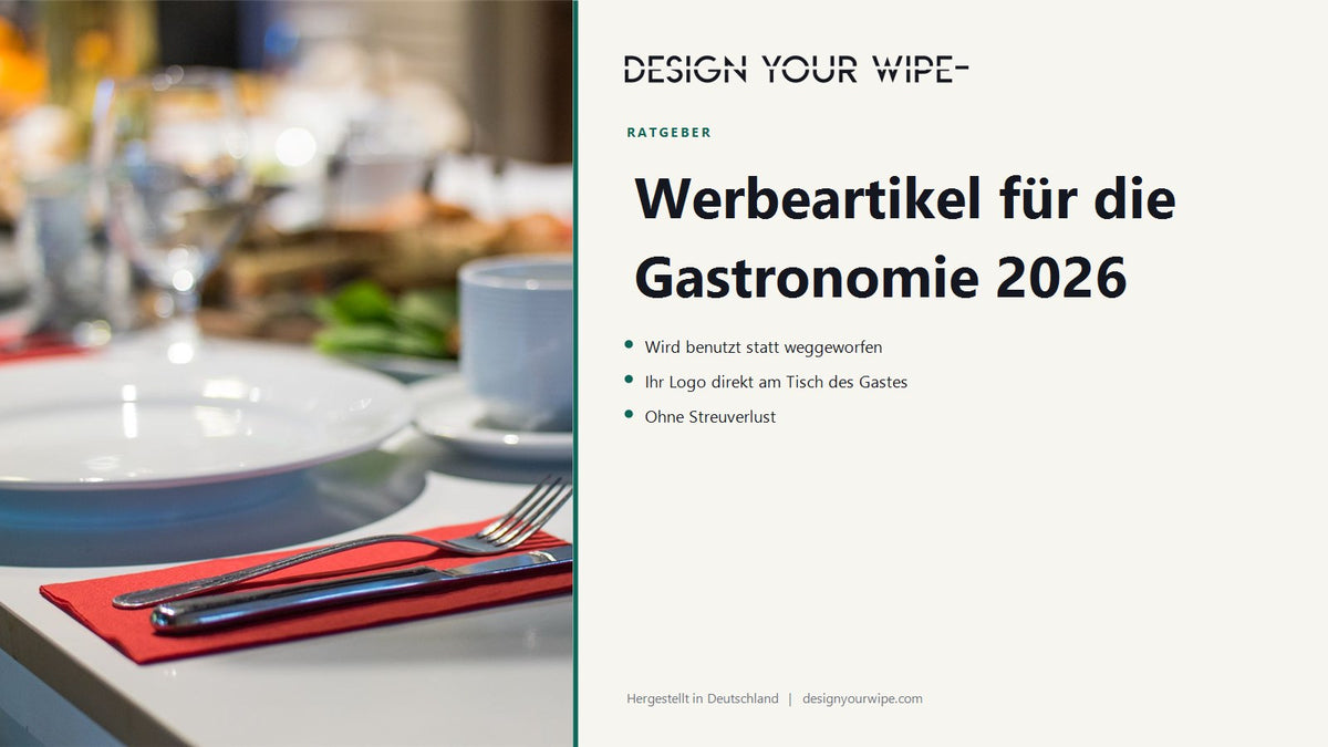 Gedeckter Restauranttisch mit roter Serviette – Werbeartikel für die Gastronomie von DesignYourWipe